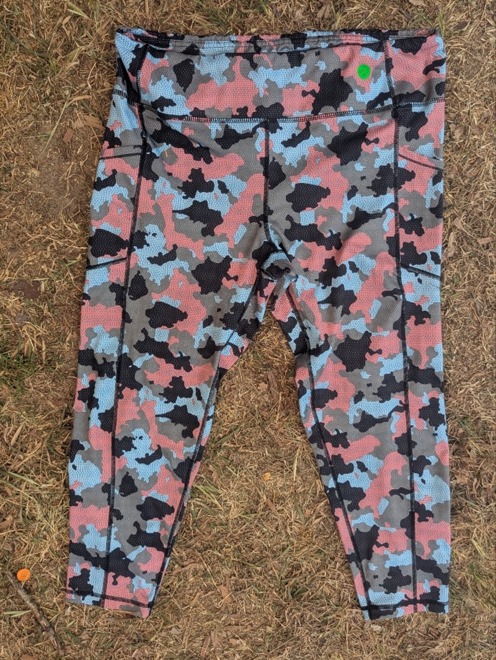 Women's Pink & Blue Camo Leggings